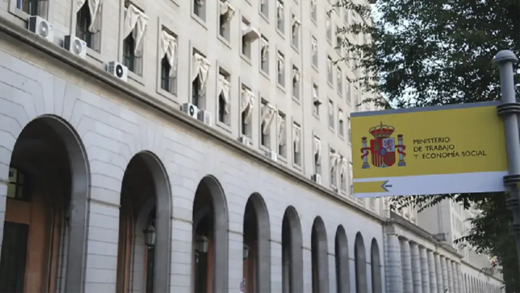 Fachada del Ministerio de Trabajo, en Madrid :: Ministerio de Trabajo
