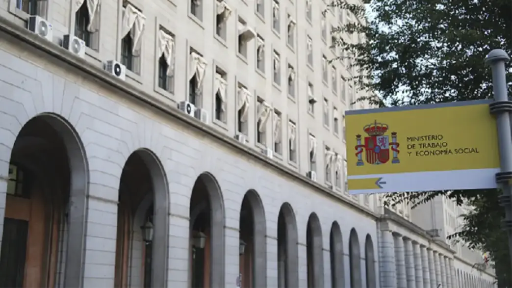 Fachada del Ministerio de Trabajo, en Madrid :: Ministerio de Trabajo