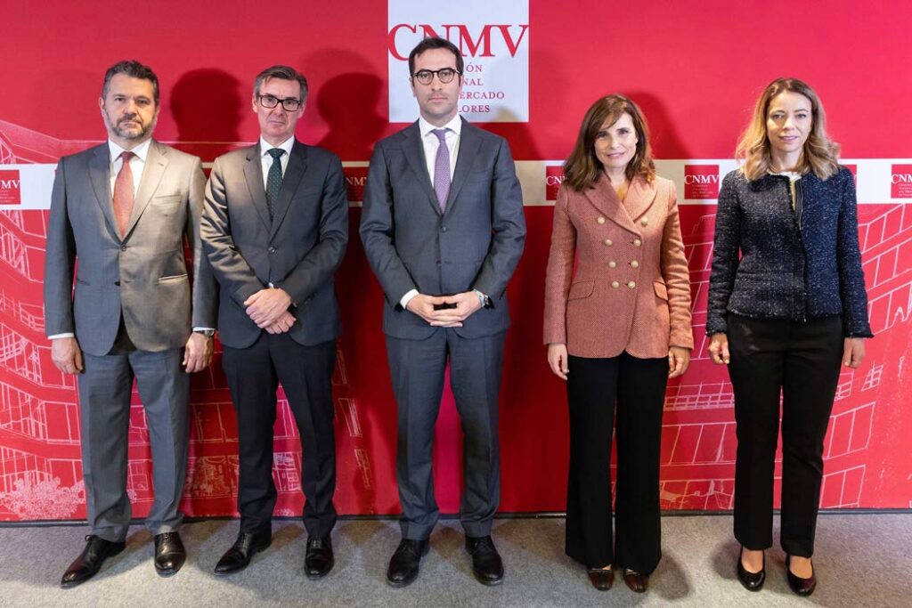 El ministro de Economía, Carlos Cuerpo, ha presidido este miércoles el acto de toma de posesión de los nuevos responsables de la CNMV :: Twitter CNMV.