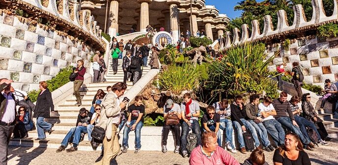 Turistas visitan Barcelona