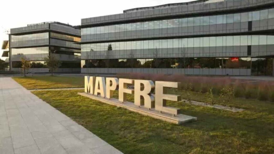 Logo de Mapfre en su sede de Majadahonda