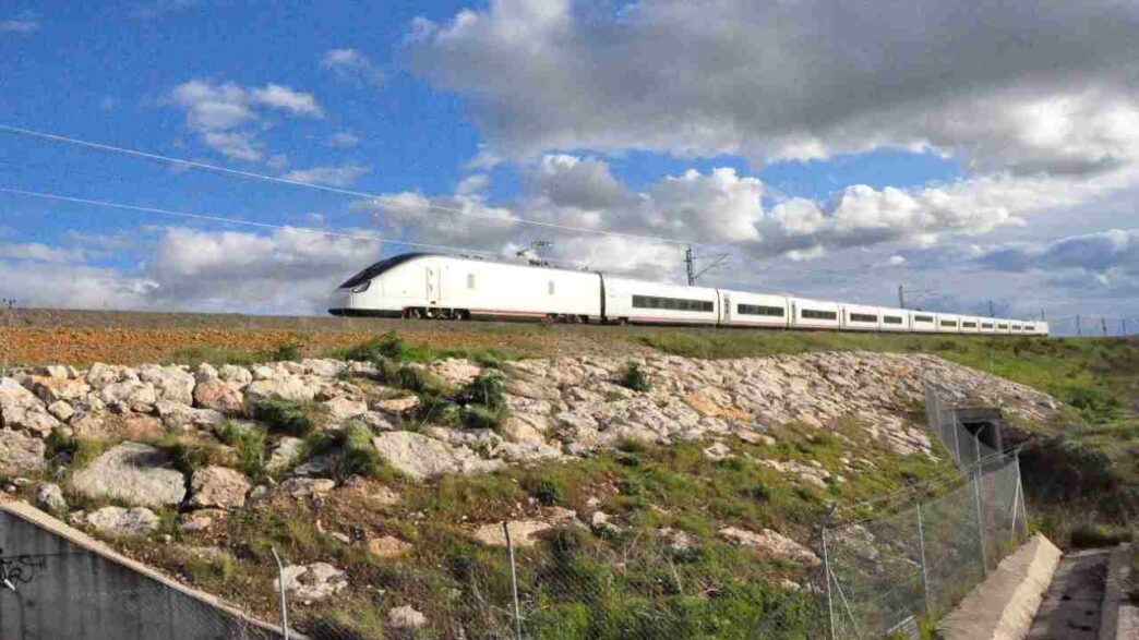 Imagen de un tren Talgo