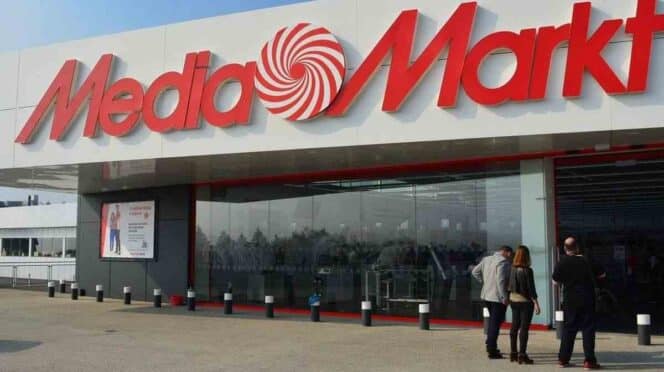 Fachada de un establecimiento Mediamarkt