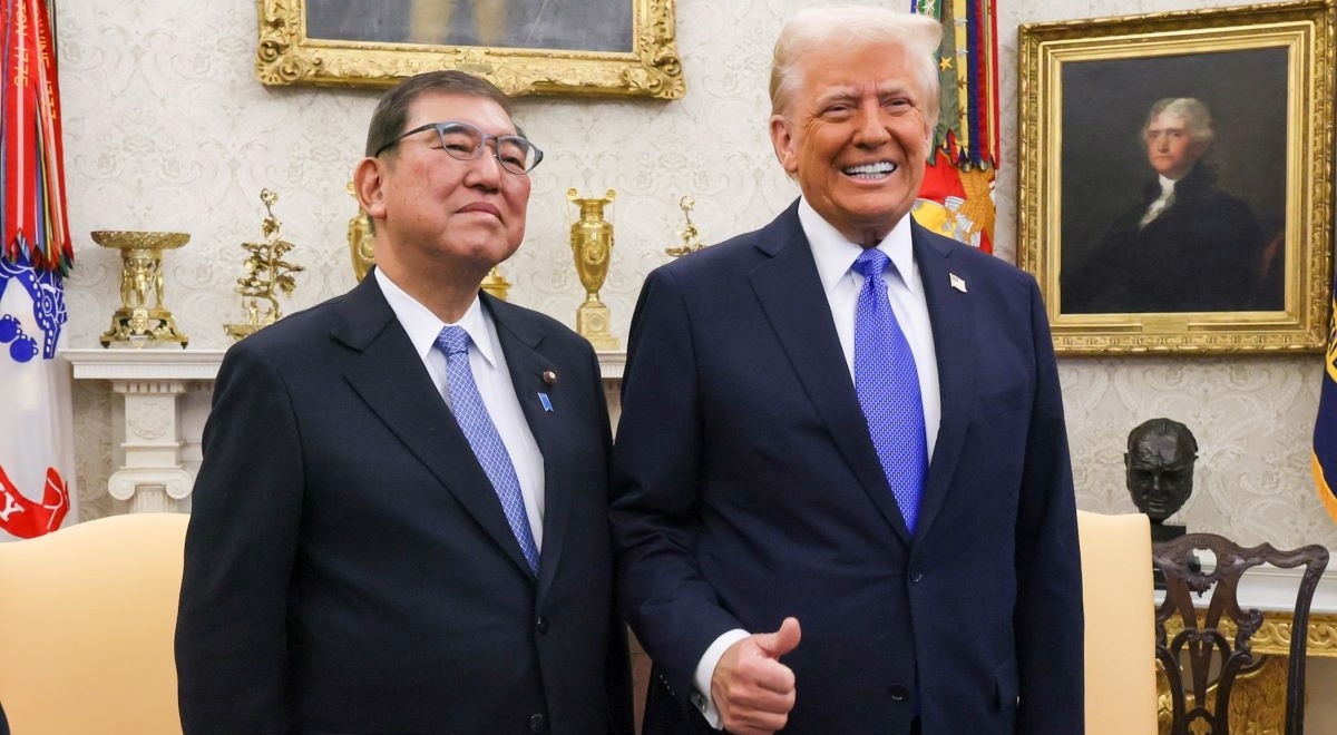 Trump y el primer ministro japonés Shigeru Ishibapasado mes