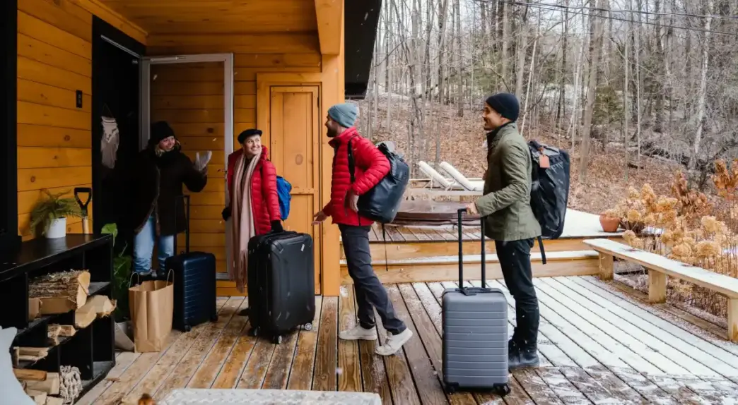 Turistas en Airbnb.