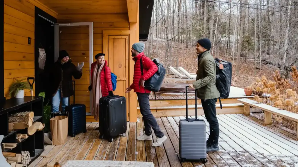 Turistas en Airbnb.