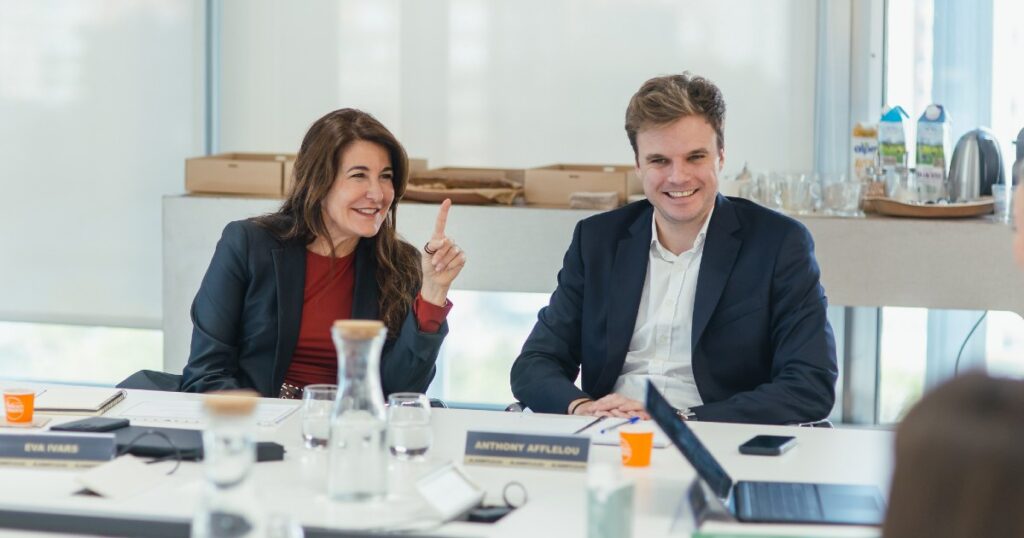 Eva Ivars en una reunión con su equipo directivo