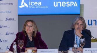 Menchu del Valle, de Unespa, y José Antonio Sánchez de ICEA