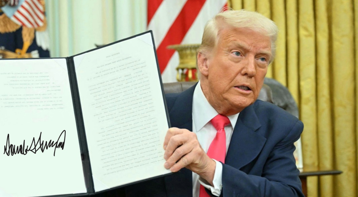Donald Trump firma una orden presidencial