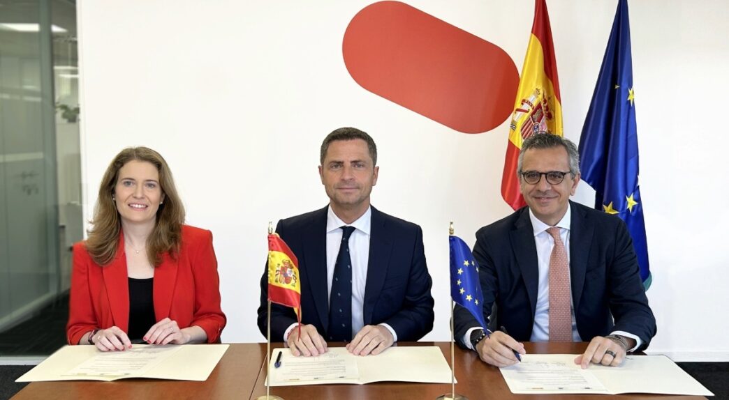 Marco Marrone, director de FEI, Borja Cabezón, CEO de Enisa, y Anna Armengol, representante de la UE