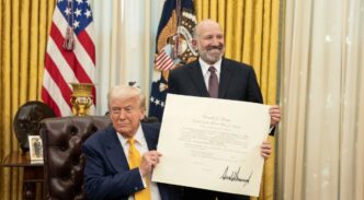 Donald Trump y Howard Lutnick