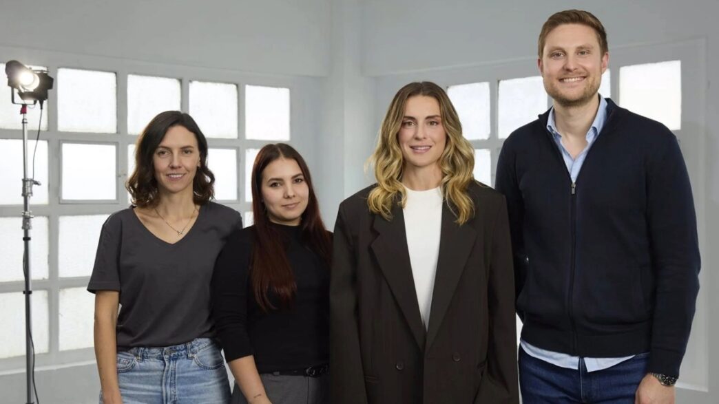 Alexia Putellas con el equipo de la startup Flopp Eco