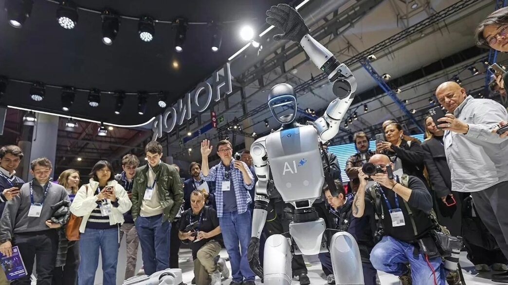 Presentación del robot durante el pasado MWC