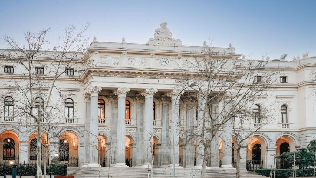 Fachada de la bolsa de Madrid