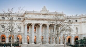 Fachada de la bolsa de Madrid