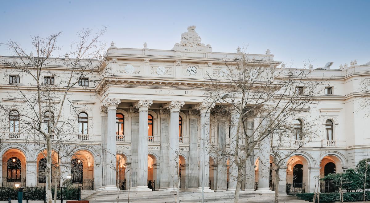 Fachada de la bolsa de Madrid