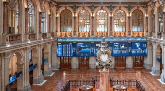 Interior de la Bolsa de valores de Madrid