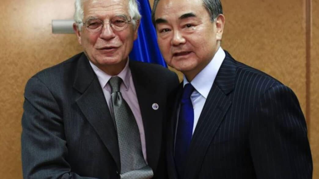 Wang Yi y Josep Borrell en una imagen de archivo