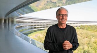 Greg Joswiak, vicepresidente de Apple