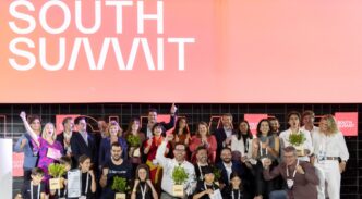 Foto de familia de los premiados en South Summit 2025