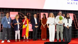 El equipo de Hera Materials recogiendo el premio