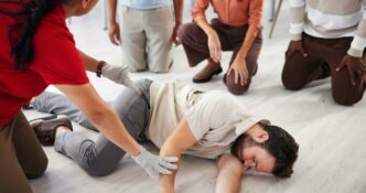 Enseñando primeros auxilios en la empresa