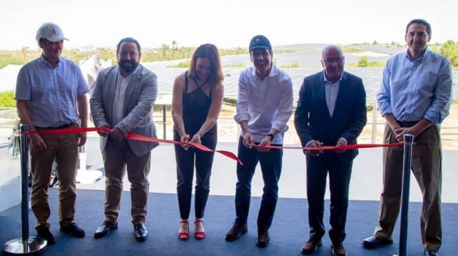 El equipo de Sonnedix durante la inauguración
