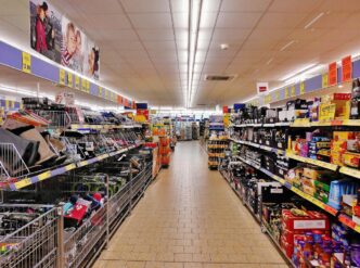 Alimentos en un supermercado