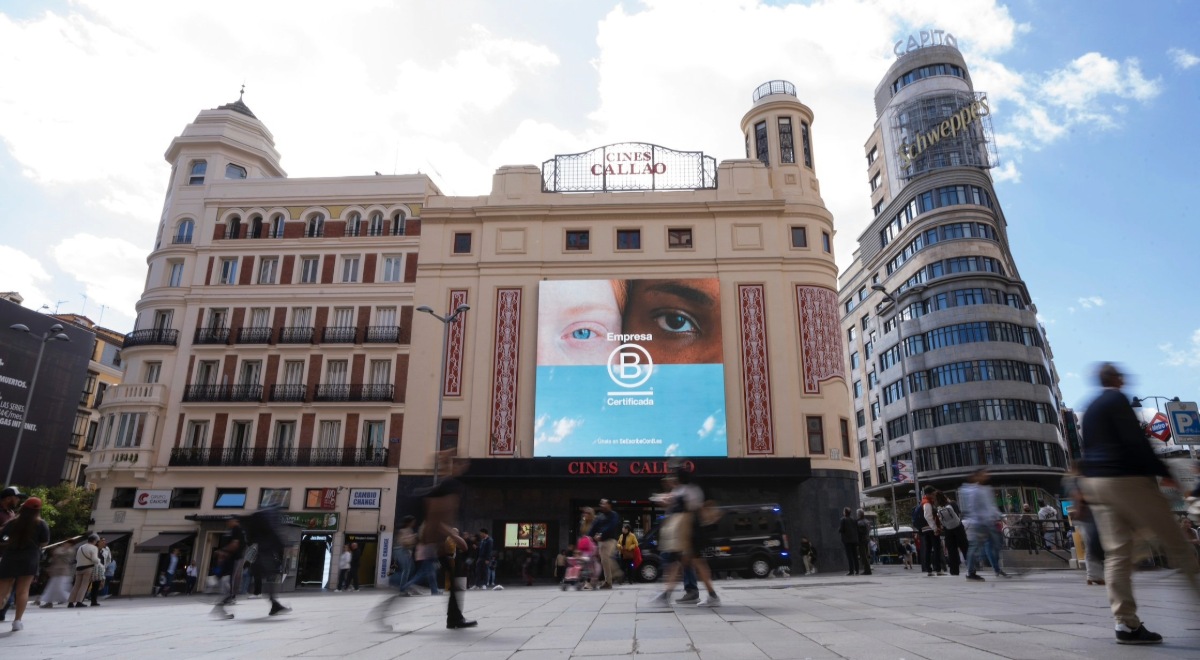Publicidad de B Corp en el centro de Madrid