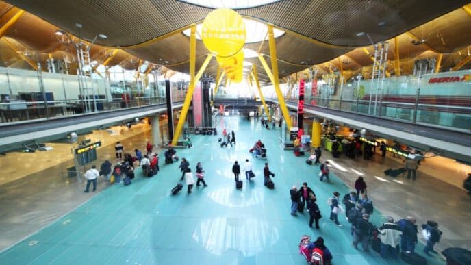 Interior del aeropuerto de Barajas en Madrid