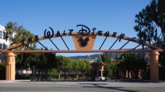 La entrada a Walt Disney Studios en Burbank.