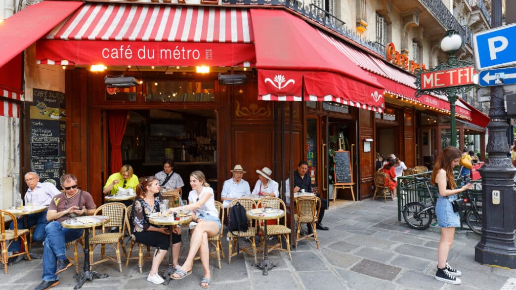 Turistas en París
