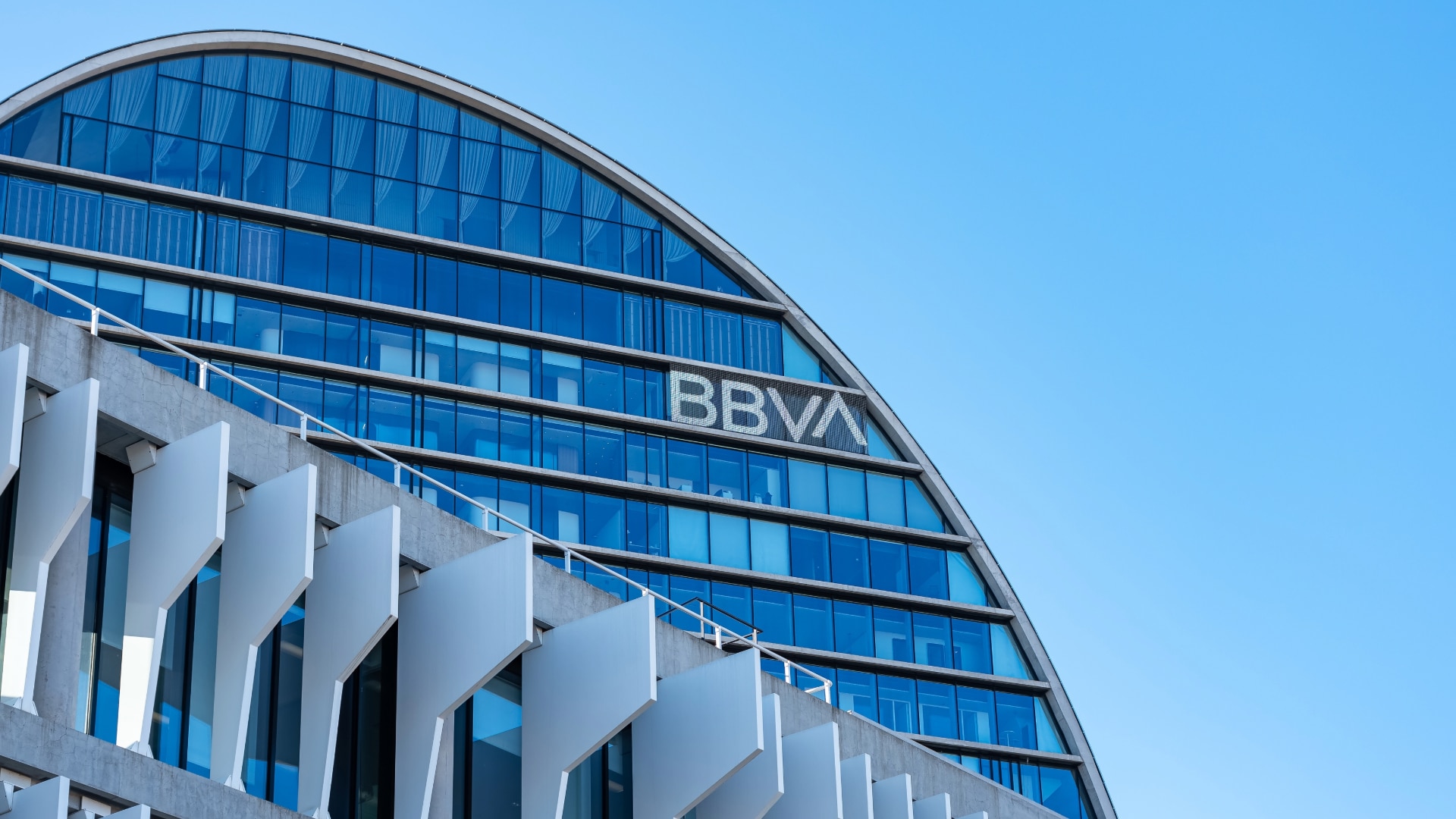 Sede del BBVA :: The Officer
