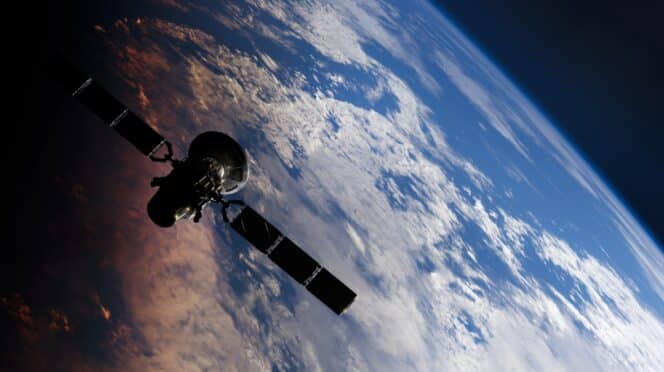 Satélite en el espacio, y la tierra, ilustración 3D