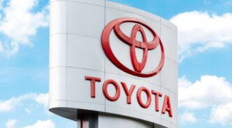Cartel de tienda de Toyota en Tailandia