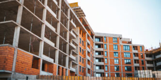 Bloque de viviendas en construcción