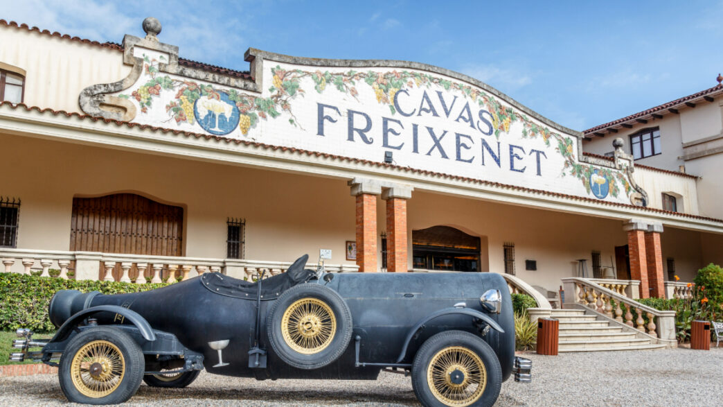 Fachada bodega Freixenet