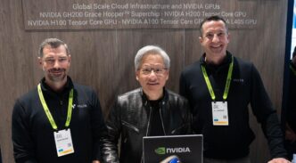 J.J. Kardwell, CEO de Vultr junto al COO y a Jensen Huang