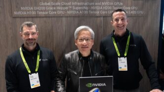 J.J. Kardwell, CEO de Vultr junto al COO y a Jensen Huang