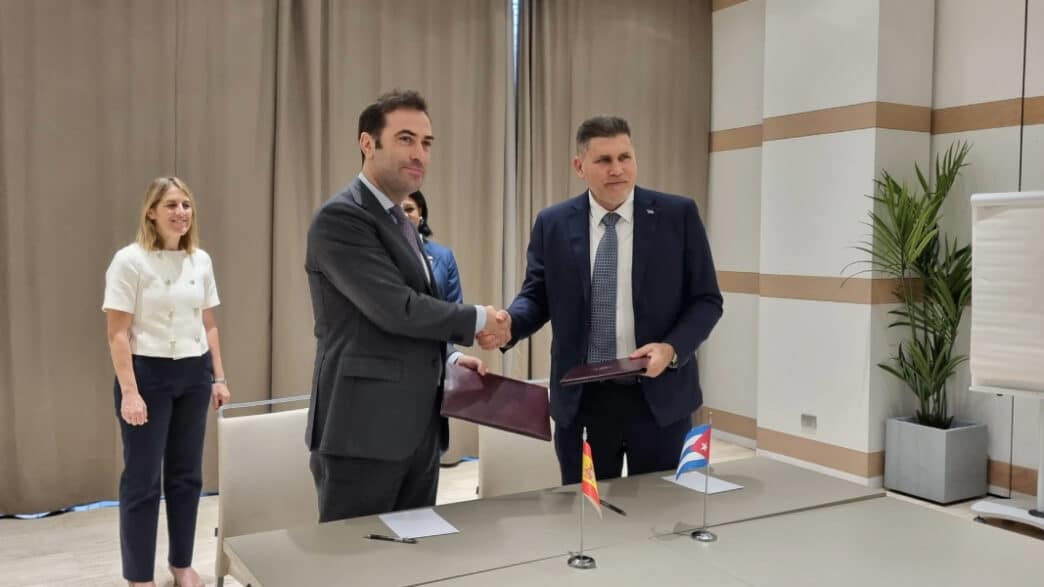 Acto de la firma del Programa de Conversión de Deuda con Cuba.