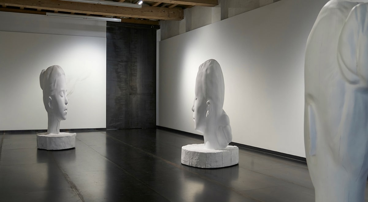 Interior de galería de arte