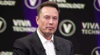 Elon Musk, propietario de X :: Frederic Legrand - COMEO / Shutterstock.com