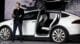 Elon Musk en un Tesla