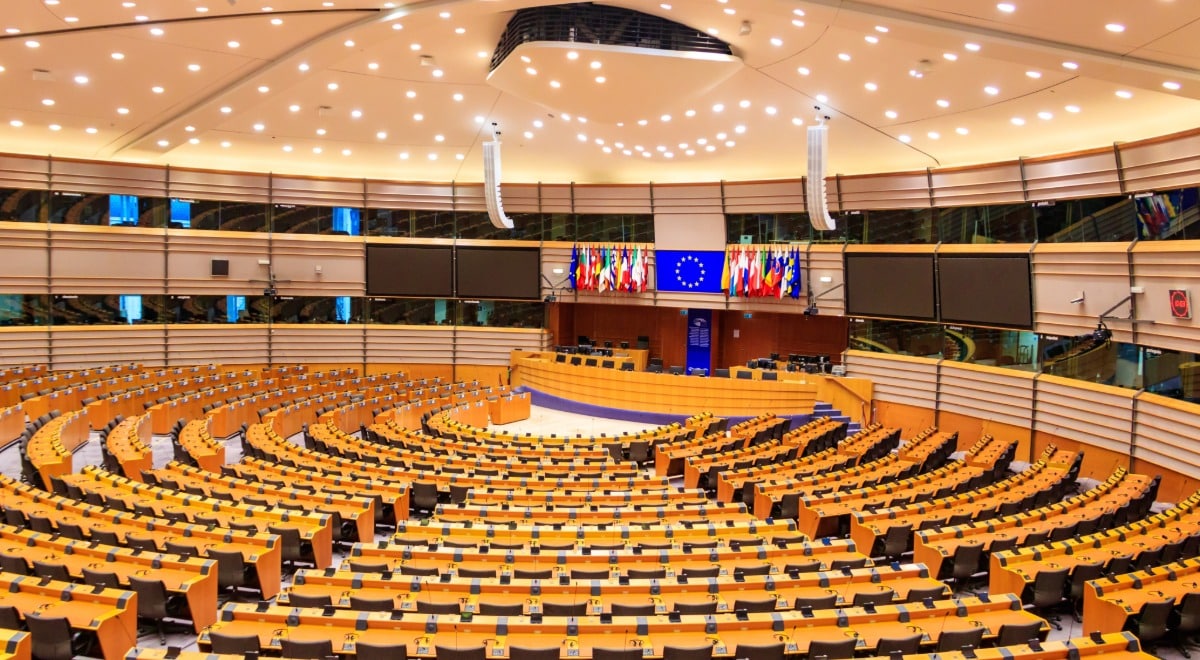 Interior del Parlamento Europeo :: Olha Solodenko / Shutterstock.com