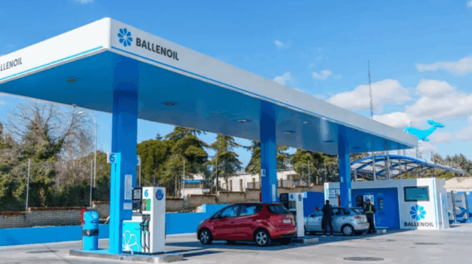 Estación de servicio de Ballenoil.