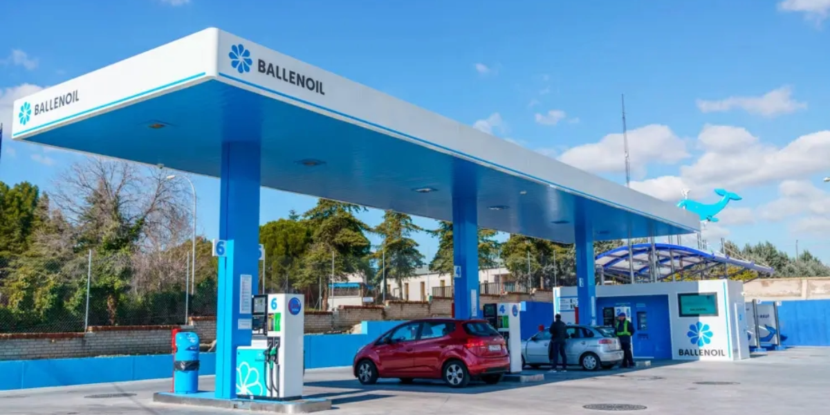Estación de servicio de Ballenoil.