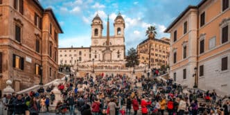 Civiles y turistas, Roma