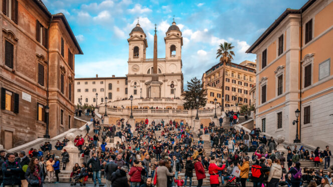 Civiles y turistas, Roma