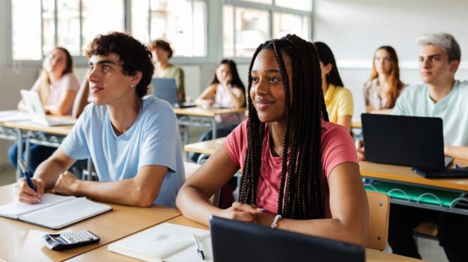 Jóvenes estudiantes