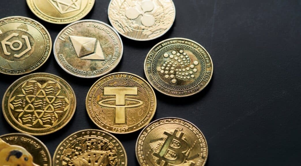 Imagen de varias criptomonedas :: Shutterstock